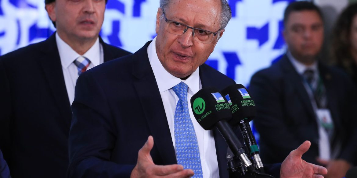 na-camara,-alckmin-pede-urgencia-em-propostas-sobre-exportacoes na-camara,-alckmin-pede-urgencia-em-propostas-sobre-exportacoes