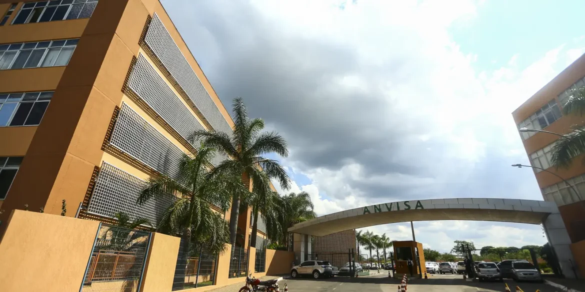 anvisa-proibe-venda-de-32-suplementos-de-empresa-de-produtos-naturais anvisa-proibe-venda-de-32-suplementos-de-empresa-de-produtos-naturais