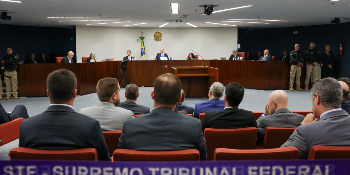 ao-vivo:-stf-retoma-julgamento-de-bolsonaro;-dino-e-o-segundo-a-votar  ao-vivo:-stf-retoma-julgamento-de-bolsonaro;-dino-e-o-segundo-a-votar