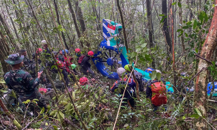 brasileiro-esta-entre-ocupantes-de-helicoptero-que-caiu-e-pegou-fogo-na-indonesia brasileiro-esta-entre-ocupantes-de-helicoptero-que-caiu-e-pegou-fogo-na-indonesia