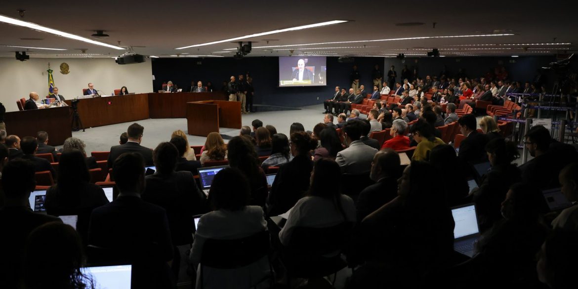 em-voto,-fux-diz-que-acao-deveria-ter-tramitado-na-primeira-instancia em-voto,-fux-diz-que-acao-deveria-ter-tramitado-na-primeira-instancia