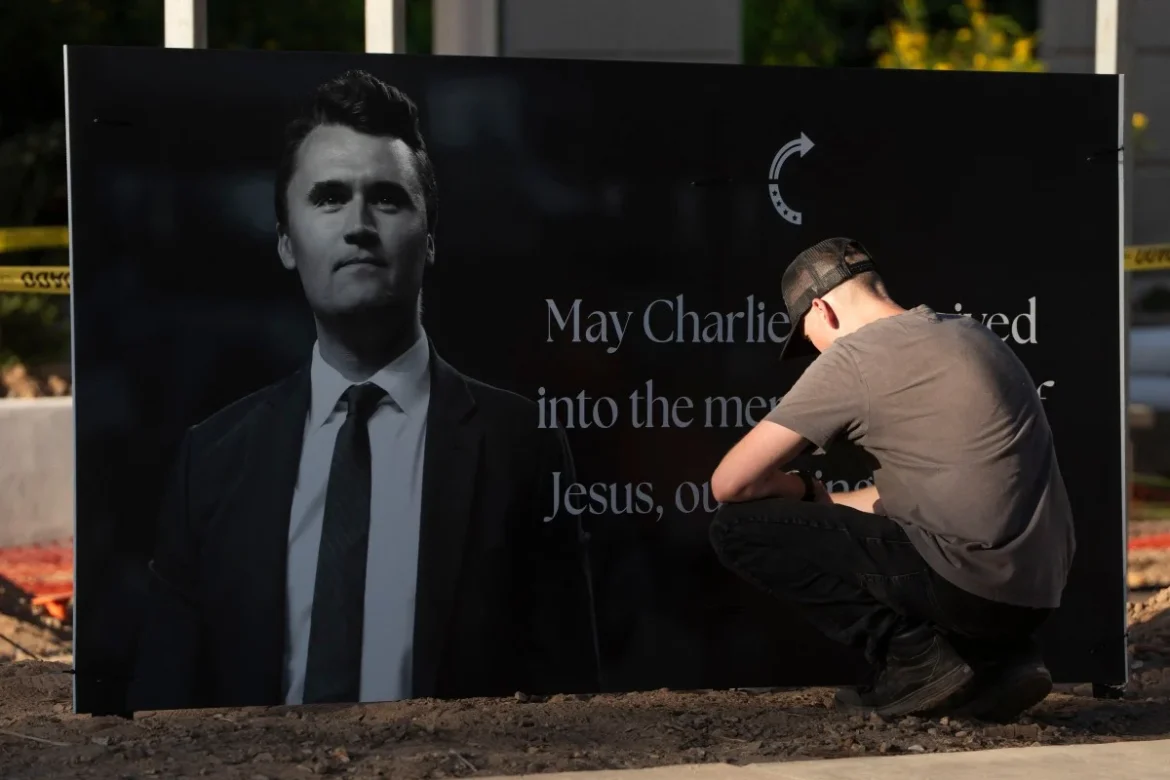 influenciador-trumpista-charlie-kirk-morre-apos-ser-baleado-em-universidade-nos-eua influenciador-trumpista-charlie-kirk-morre-apos-ser-baleado-em-universidade-nos-eua