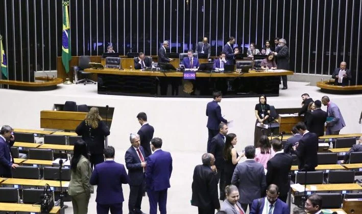 verbas-de-fundo-do-pre-sal-para-saude-e-educacao-podem-sair-do-teto-fiscal verbas-de-fundo-do-pre-sal-para-saude-e-educacao-podem-sair-do-teto-fiscal