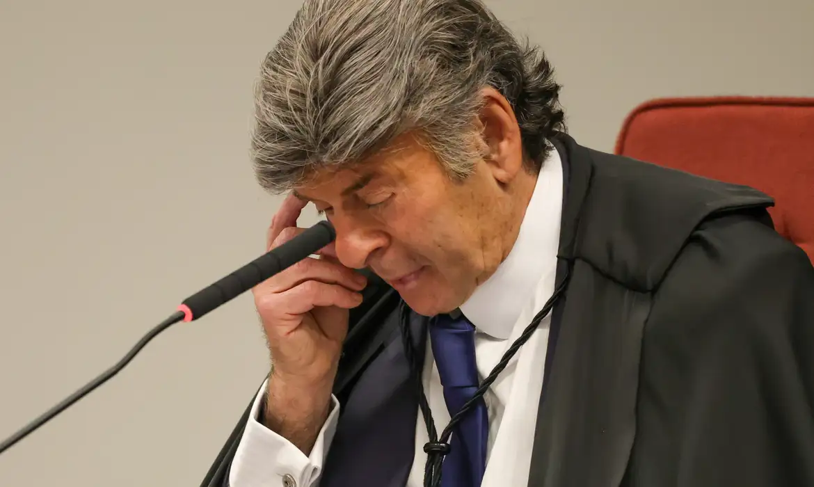 fux-defendeu-cadeia-para-ladroes-de-chinelo-e-liberdade-para-lideres-golpistas fux-defendeu-cadeia-para-ladroes-de-chinelo-e-liberdade-para-lideres-golpistas
