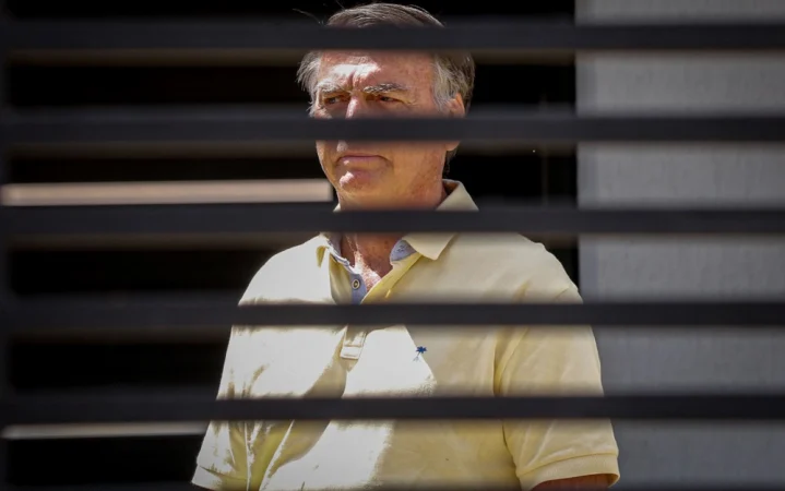 pena-de-bolsonaro-deve-permitir-regime-semiaberto-a-partir-de-6-anos-de-prisao pena-de-bolsonaro-deve-permitir-regime-semiaberto-a-partir-de-6-anos-de-prisao