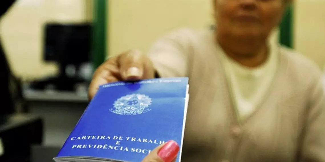 desemprego-cai-para-5,6%,-menor-taxa-desde-2012 desemprego-cai-para-5,6%,-menor-taxa-desde-2012