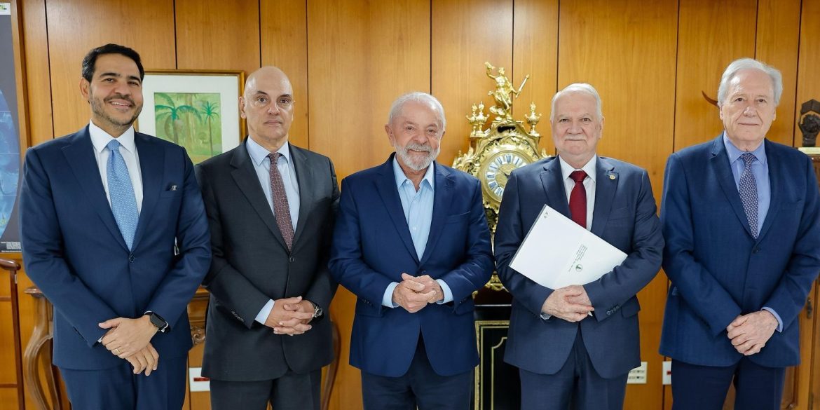 fachin-e-moraes-convidam-lula-para-posse-no-stf fachin-e-moraes-convidam-lula-para-posse-no-stf