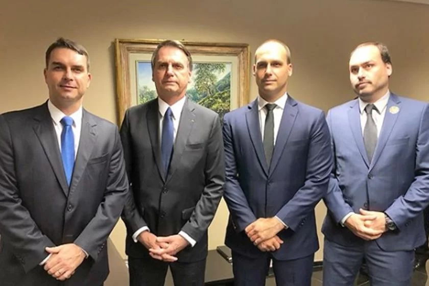 fabio-pannunzio:-a-familia-bolsonaro-e-os-ocios-de-oficio fabio-pannunzio:-a-familia-bolsonaro-e-os-ocios-de-oficio