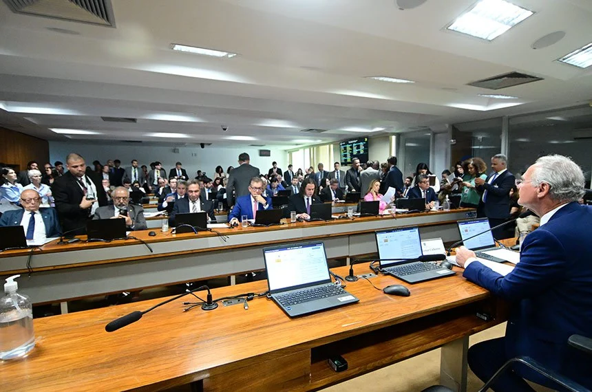 tarifas-dos-eua:-senado-libera-espaco-fiscal-para-socorrer-exportadores-afetados tarifas-dos-eua:-senado-libera-espaco-fiscal-para-socorrer-exportadores-afetados