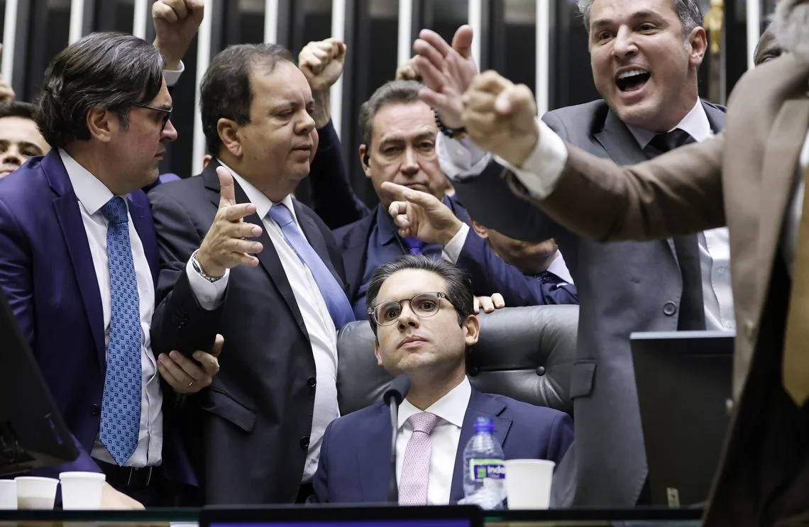 pela-pec,-parlamentares-vao-poder-matar,-roubar-e-estuprar-sem-que-sejam-presos-ou-processados pela-pec,-parlamentares-vao-poder-matar,-roubar-e-estuprar-sem-que-sejam-presos-ou-processados