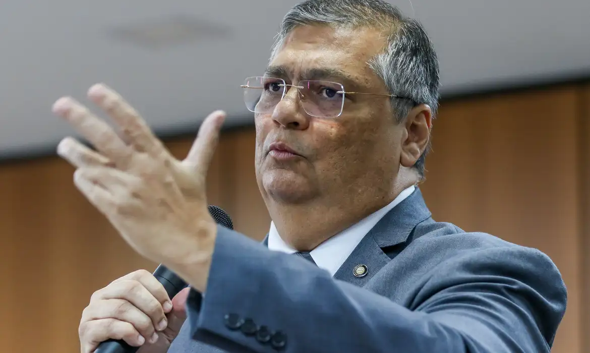dino-reage-a-avanco-da-pec-da-blindagem-e-acelera-julgamento-sobre-emendas-no-stf dino-reage-a-avanco-da-pec-da-blindagem-e-acelera-julgamento-sobre-emendas-no-stf
