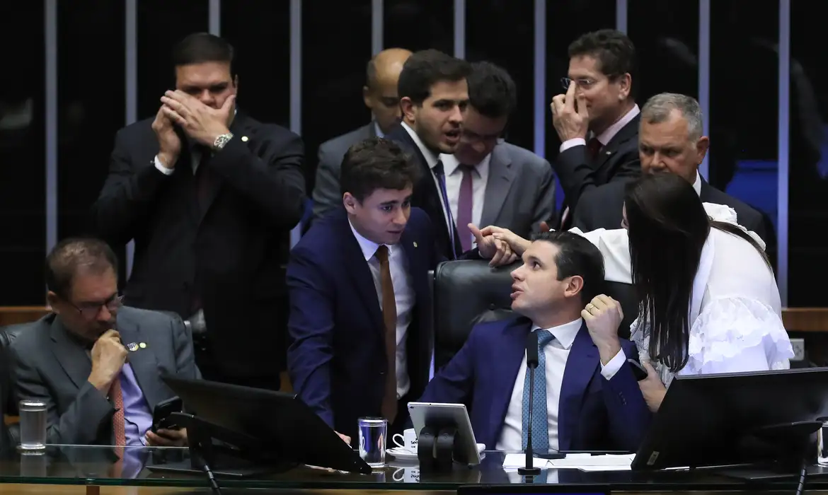 pec-da-bandidagem-ampliou-foro-para-presidentes-de-partidos-apos-operacao-carbono-oculto pec-da-bandidagem-ampliou-foro-para-presidentes-de-partidos-apos-operacao-carbono-oculto