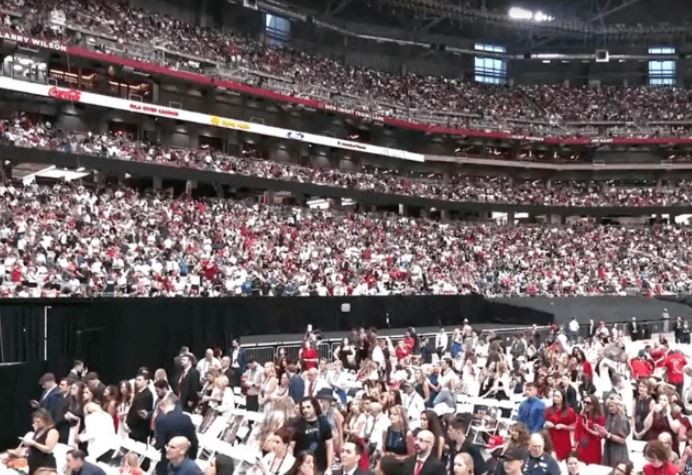 funeral-de-charlie-kirk-reune-mais-de-100-mil-pessoas-em-estadio,-com-presencas-de-musk-e-trump funeral-de-charlie-kirk-reune-mais-de-100-mil-pessoas-em-estadio,-com-presencas-de-musk-e-trump
