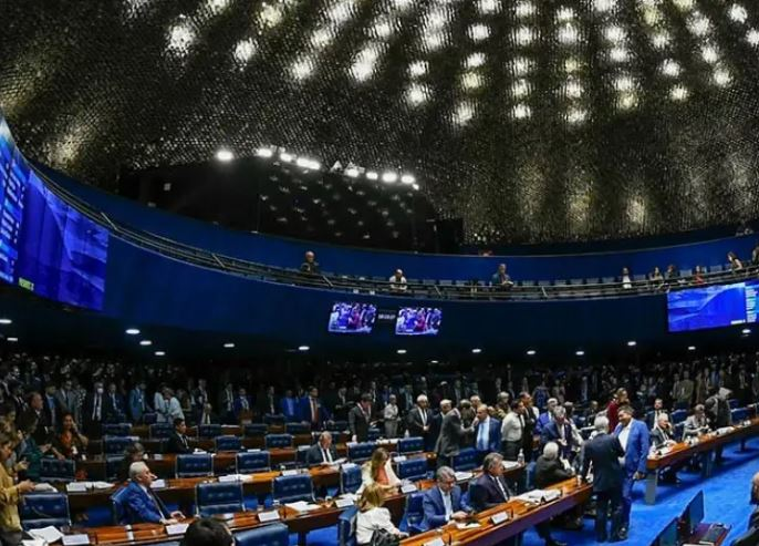 senado-quer-derrubar-pec-da-blindagem-em-comissao-e-dar-resposta-a-manifestacoes senado-quer-derrubar-pec-da-blindagem-em-comissao-e-dar-resposta-a-manifestacoes