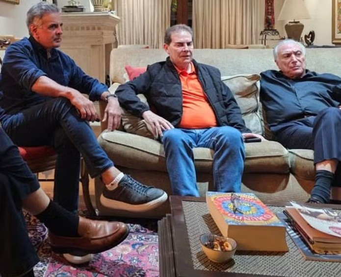 relator-quer-votar-alternativa-a-anistia-na-proxima-quarta-feira,-dia-24;-ideia-foi-debatida-com-temer,-aecio-e-hugo-motta relator-quer-votar-alternativa-a-anistia-na-proxima-quarta-feira,-dia-24;-ideia-foi-debatida-com-temer,-aecio-e-hugo-motta