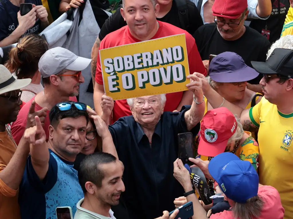 cabelos-pretos,-brancos-e-lutas-eternas