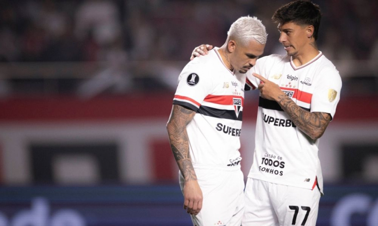 sao-paulo-perde-para-o-ldu-e-cai-nas-quartas-da-libertadores-ao-som-de-vaias-a-casares sao-paulo-perde-para-o-ldu-e-cai-nas-quartas-da-libertadores-ao-som-de-vaias-a-casares