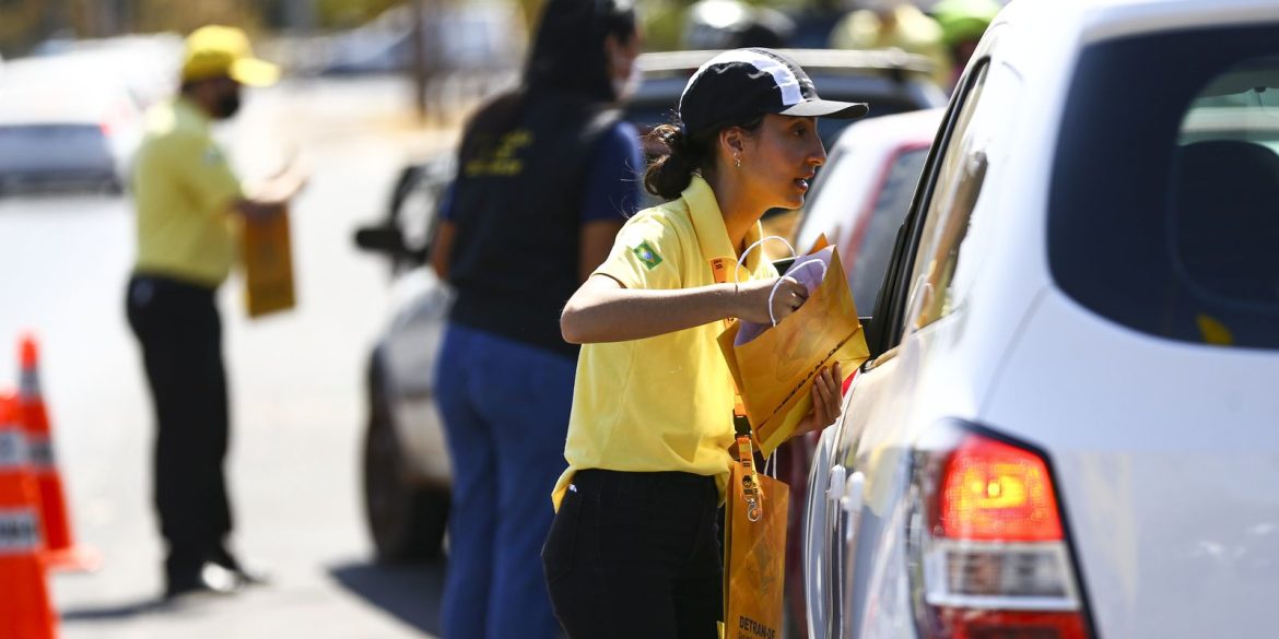 transporte:-melhor-lugar-de-crianca-no-carro-e-o-meio-do-banco-de-tras transporte:-melhor-lugar-de-crianca-no-carro-e-o-meio-do-banco-de-tras