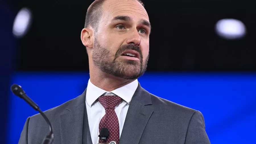 eduardo-bolsonaro-semeia-bases-para-2026-e-projeta-bolsonarismo-mais-ideologico eduardo-bolsonaro-semeia-bases-para-2026-e-projeta-bolsonarismo-mais-ideologico