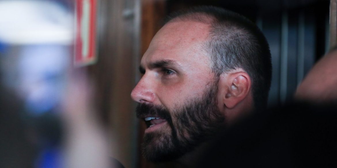 moraes-diz-que-eduardo-bolsonaro-esta-nos-eua-para-fugir-da-lei moraes-diz-que-eduardo-bolsonaro-esta-nos-eua-para-fugir-da-lei