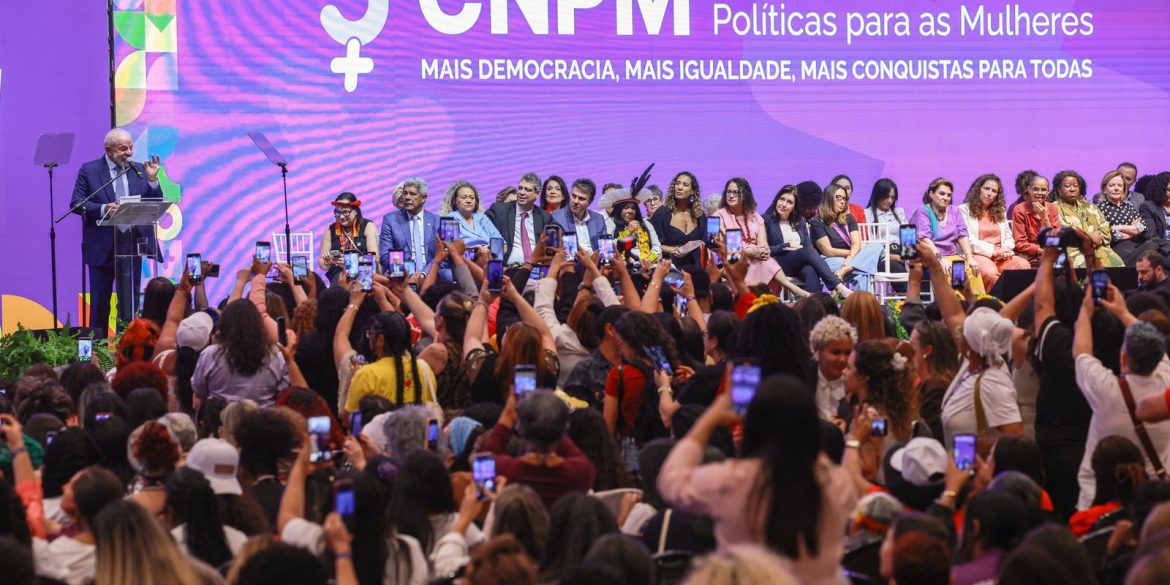 mulheres-cobram-direitos-e-voz-na-5a-conferencia-nacional mulheres-cobram-direitos-e-voz-na-5a-conferencia-nacional