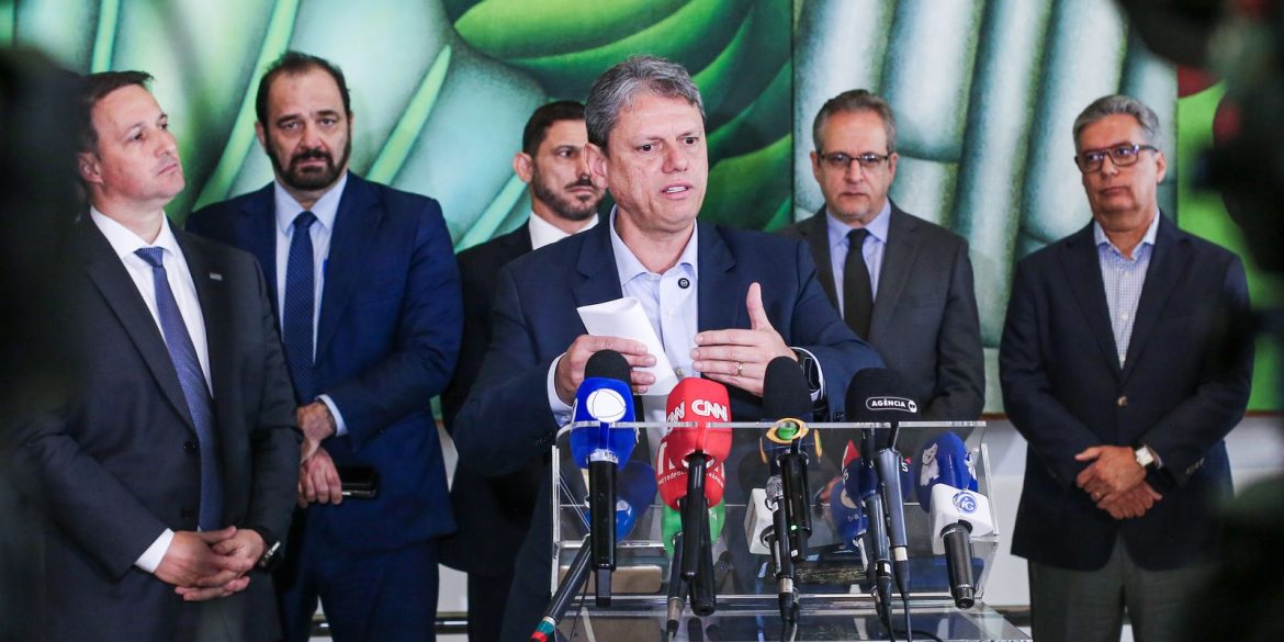 tarcisio-instala-gabinete-de-crise-para-investigar-metanol tarcisio-instala-gabinete-de-crise-para-investigar-metanol