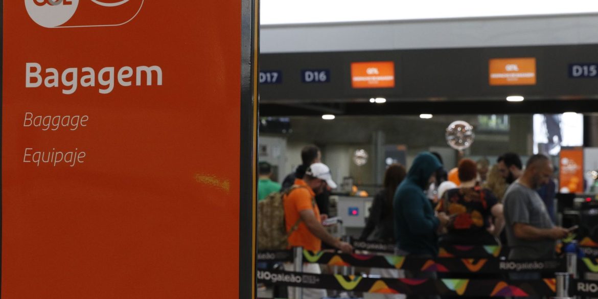 aeroporto-santos-dumont-fecha-para-limpeza-da-pista-apos-vazamento aeroporto-santos-dumont-fecha-para-limpeza-da-pista-apos-vazamento