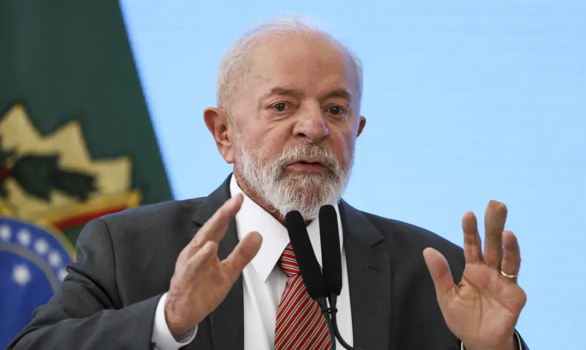 lula-fala-em-‘rusgas’,-mas-elogia-congresso-apos-vetar-mudanca-na-ficha-limpa lula-fala-em-‘rusgas’,-mas-elogia-congresso-apos-vetar-mudanca-na-ficha-limpa