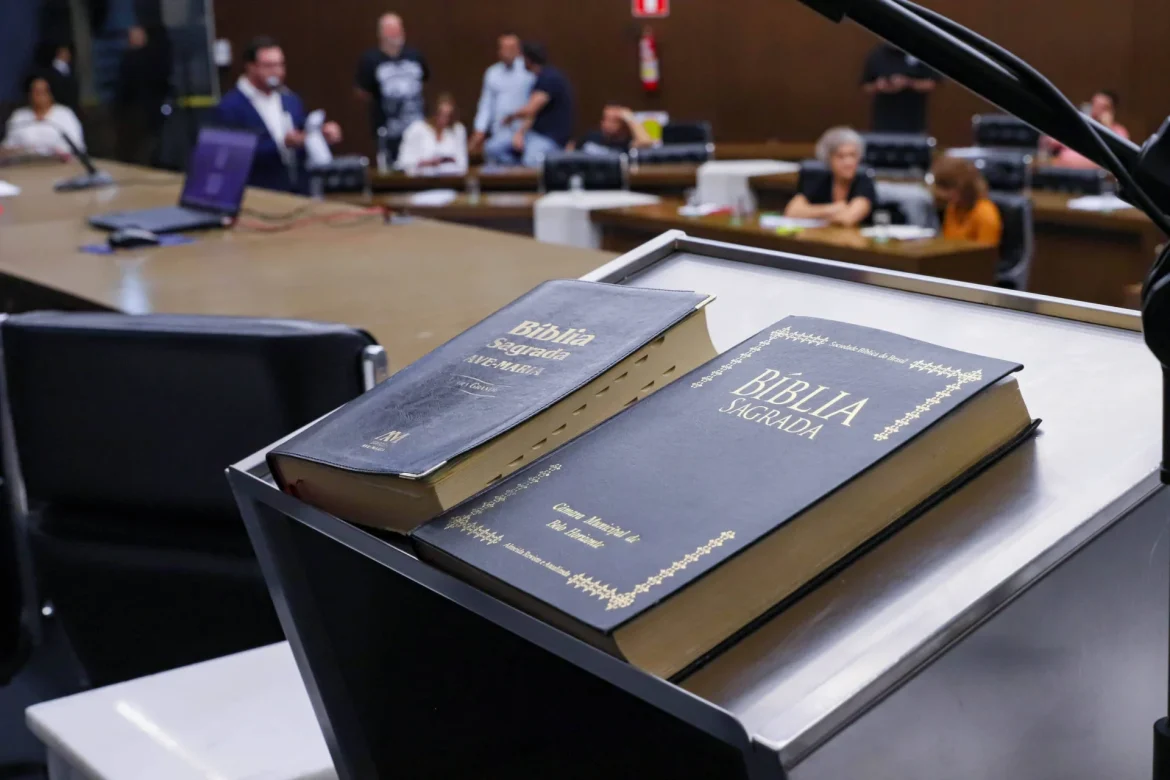 justica-suspende-lei-de-bh-que-estabeleceu-uso-da-biblia-em-escolas-como-material-de-apoio justica-suspende-lei-de-bh-que-estabeleceu-uso-da-biblia-em-escolas-como-material-de-apoio