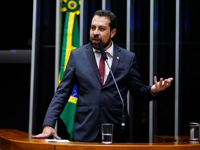 boulos-cobra-tarcisio-e-pede-divulgacao-de-lista-de-bares-que-venderam-bebida-com-metanol boulos-cobra-tarcisio-e-pede-divulgacao-de-lista-de-bares-que-venderam-bebida-com-metanol