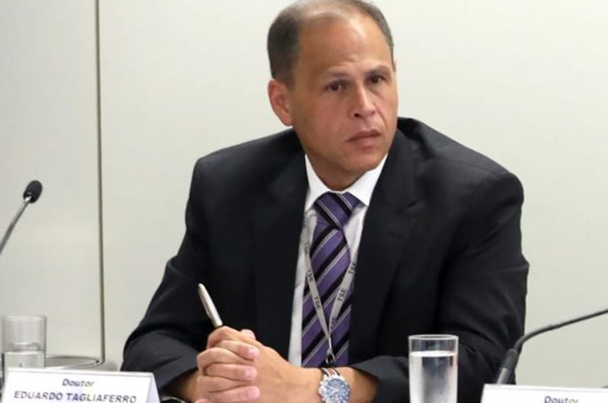 policia-italiana-detem-ex-assessor-de-moraes-para-aplicar-medidas-cautelares policia-italiana-detem-ex-assessor-de-moraes-para-aplicar-medidas-cautelares