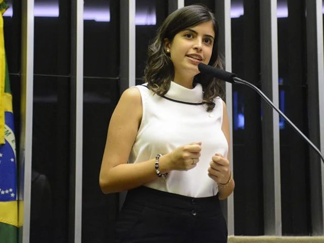 centrao-resiste-a-emenda-de-tabata-que-corrige-tabela-do-ir-pela-inflacao centrao-resiste-a-emenda-de-tabata-que-corrige-tabela-do-ir-pela-inflacao