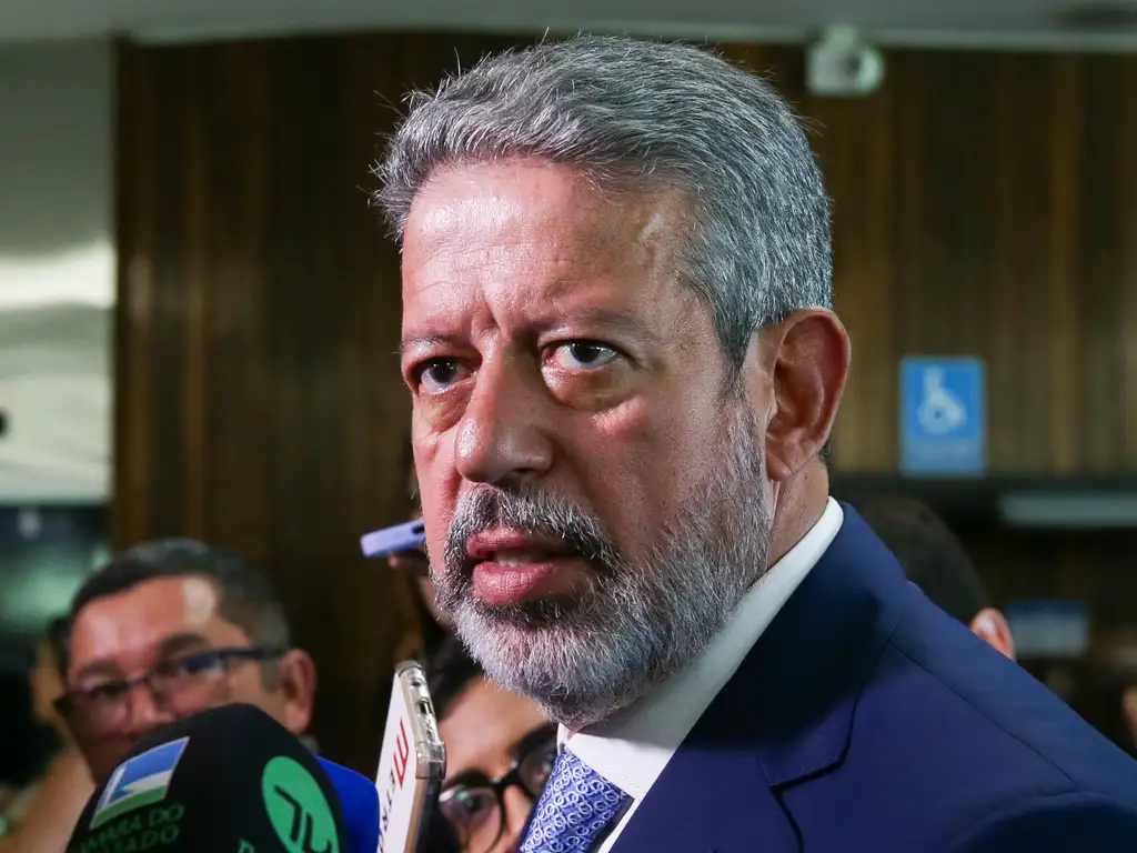 lira-acolhe-so-tres-emendas-e-rejeita-96-no-parecer-do-pl-do-imposto-de-renda lira-acolhe-so-tres-emendas-e-rejeita-96-no-parecer-do-pl-do-imposto-de-renda