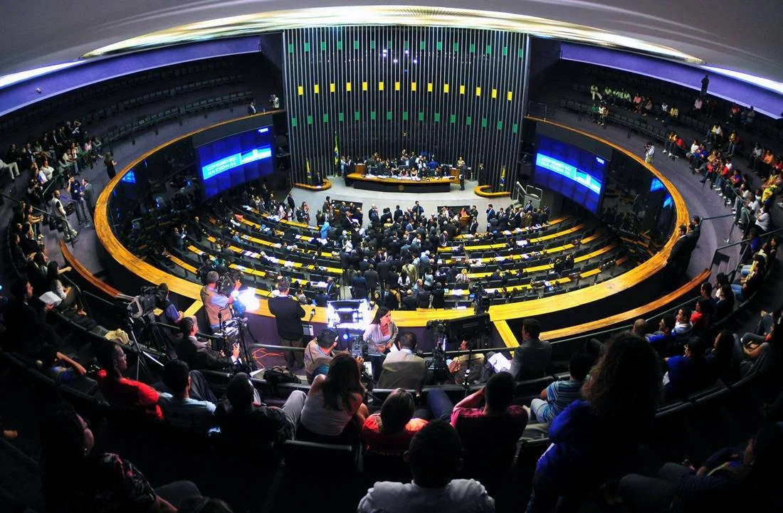 camara-aprova-urgencia-de-projeto-que-torna-hediondo-o-crime-de-falsificar-bebida camara-aprova-urgencia-de-projeto-que-torna-hediondo-o-crime-de-falsificar-bebida