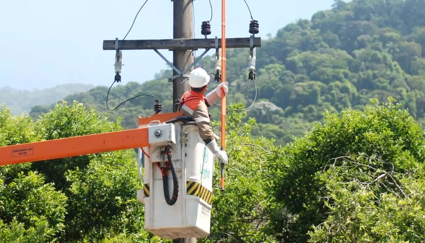 corte-de-energia-e-agua-para-familias-de-baixa-renda-deve-ser-proibido-no-calor-extremo-no-rj corte-de-energia-e-agua-para-familias-de-baixa-renda-deve-ser-proibido-no-calor-extremo-no-rj