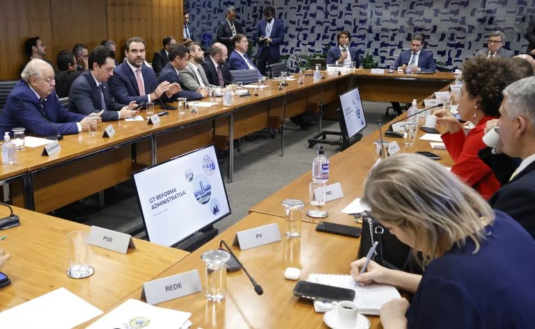 relator-finaliza-texto-da-reforma-administrativa;-veja-os-principais-pontos relator-finaliza-texto-da-reforma-administrativa;-veja-os-principais-pontos