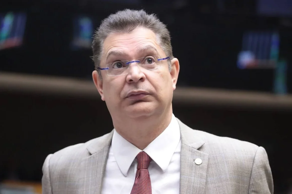 na-pec-da-bandidagem,-na-isencao-e-na-anistia,-sostenes-foi-o-grande-derrotado na-pec-da-bandidagem,-na-isencao-e-na-anistia,-sostenes-foi-o-grande-derrotado