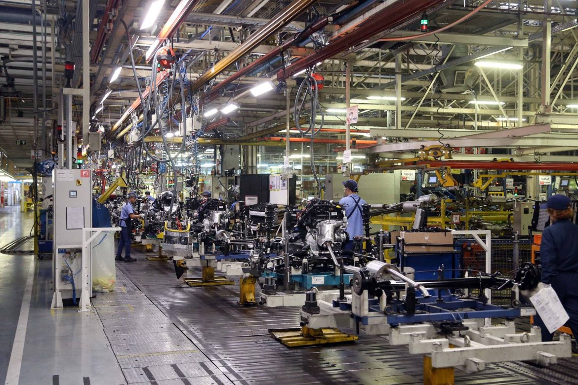 apos-quatro-meses-sem-crescer,-industria-avanca-0,8%-em-agosto apos-quatro-meses-sem-crescer,-industria-avanca-0,8%-em-agosto
