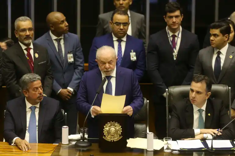 lula-libera-r$-6,5-bilhoes-em-emendas-para-deputados-as-vesperas-de-votacao-do-ir lula-libera-r$-6,5-bilhoes-em-emendas-para-deputados-as-vesperas-de-votacao-do-ir