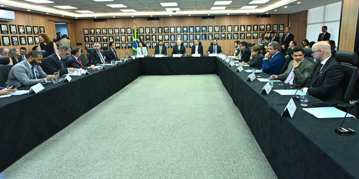 governo-cria-comite-de-enfrentamento-da-crise-do-metanol governo-cria-comite-de-enfrentamento-da-crise-do-metanol