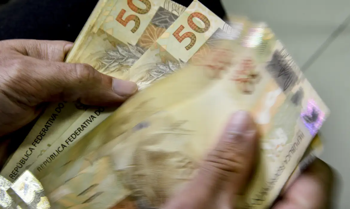 brasileiros-tem-r$-10,4-bilhoes-em-valores-esquecidos-para-resgatar brasileiros-tem-r$-10,4-bilhoes-em-valores-esquecidos-para-resgatar