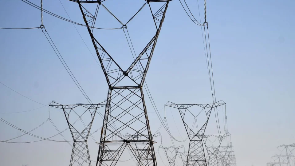 com-alta-em-energia-eletrica,-inflacao-acelera-para-0,48%-em-setembro com-alta-em-energia-eletrica,-inflacao-acelera-para-0,48%-em-setembro