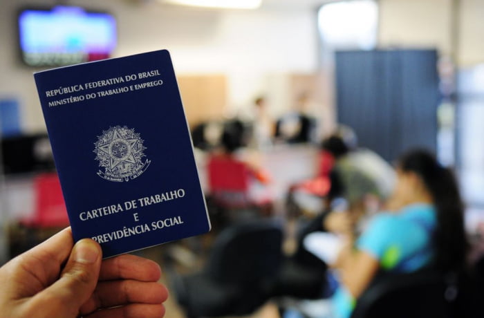 desigualdade-de-renda:-mais-de-um-terco-dos-trabalhadores-brasileiros-ganha-ate-um-salario-minimo desigualdade-de-renda:-mais-de-um-terco-dos-trabalhadores-brasileiros-ganha-ate-um-salario-minimo