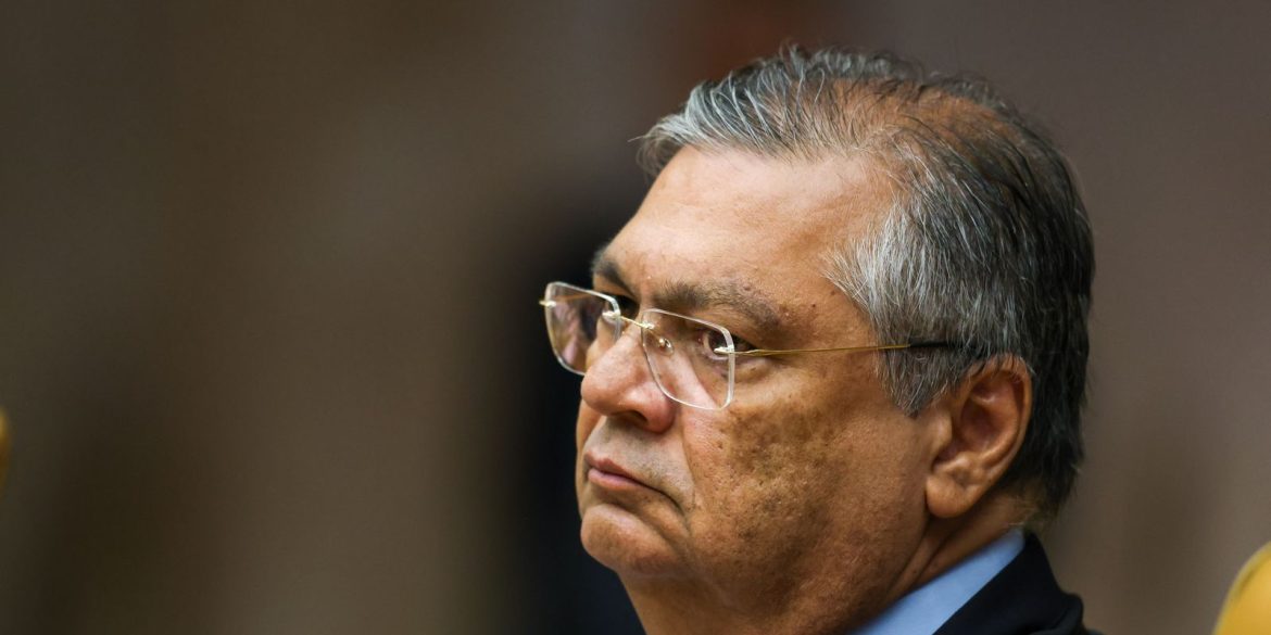 dino-vence-acao-contra-hospital-por-morte-de-filho-e-doara-dinheiro dino-vence-acao-contra-hospital-por-morte-de-filho-e-doara-dinheiro