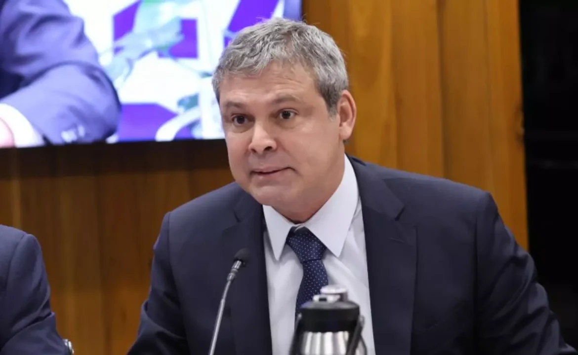 lindbergh-apresenta-lei-para-dobrar-imposto-sobre-bets-para-financiar-a-saude lindbergh-apresenta-lei-para-dobrar-imposto-sobre-bets-para-financiar-a-saude