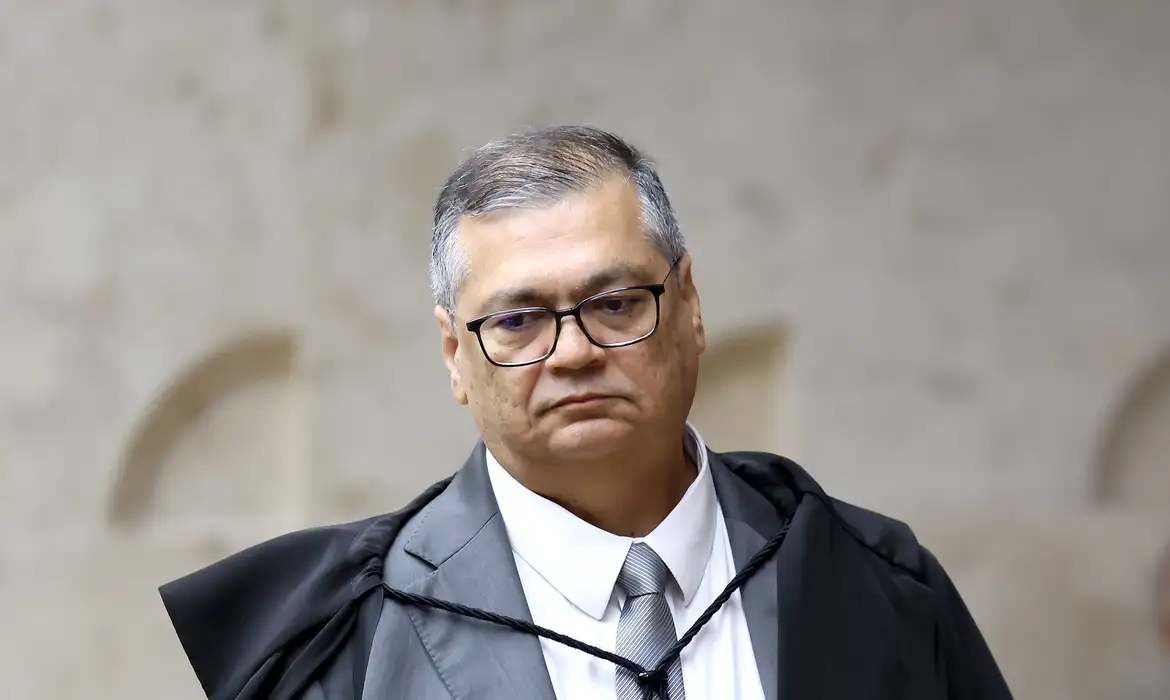 dino-ganha-acao-de-r$-1,2-milhao-contra-hospital-por-morte-de-filho-e-doara-dinheiro dino-ganha-acao-de-r$-1,2-milhao-contra-hospital-por-morte-de-filho-e-doara-dinheiro