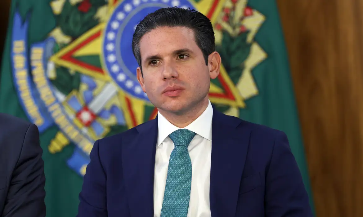 funcionaria-fantasma-em-gabinete-de-motta-acumulou-salario-na-camara-com-o-de-medica funcionaria-fantasma-em-gabinete-de-motta-acumulou-salario-na-camara-com-o-de-medica