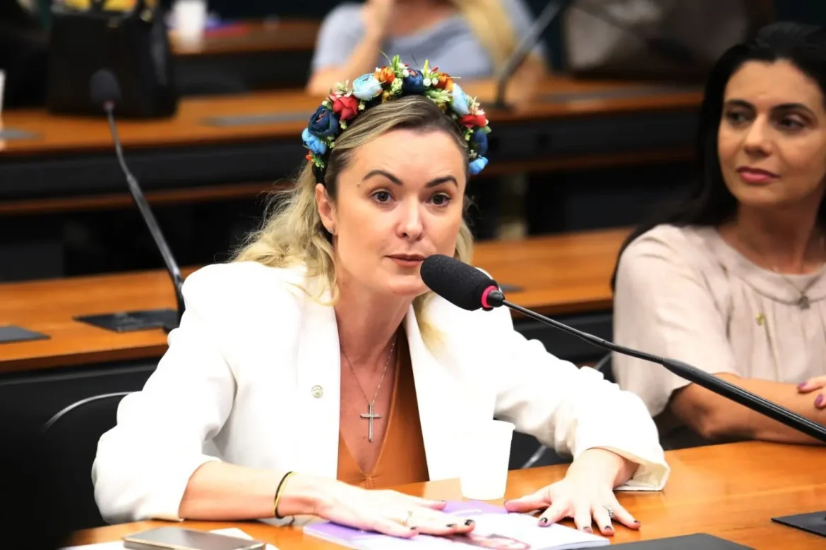 prefeito-que-herdou-contrato-suspeito-de-fraude-fez-bo-contra-zanatta prefeito-que-herdou-contrato-suspeito-de-fraude-fez-bo-contra-zanatta