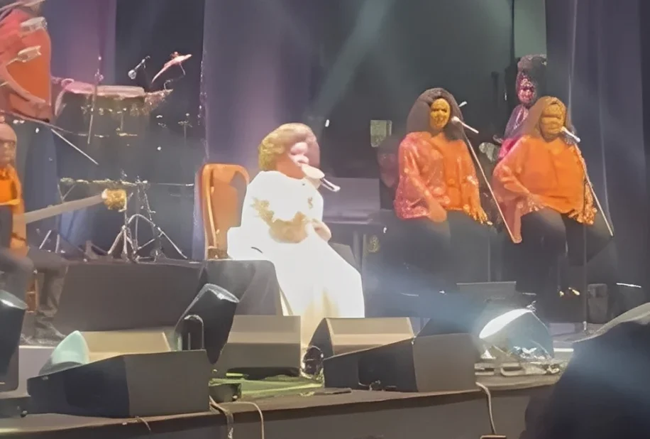 moraes-vai-a-show-de-alcione,-e-aplaudido-pela-plateia-e-ouve-coro-‘sem-anistia’ moraes-vai-a-show-de-alcione,-e-aplaudido-pela-plateia-e-ouve-coro-‘sem-anistia’