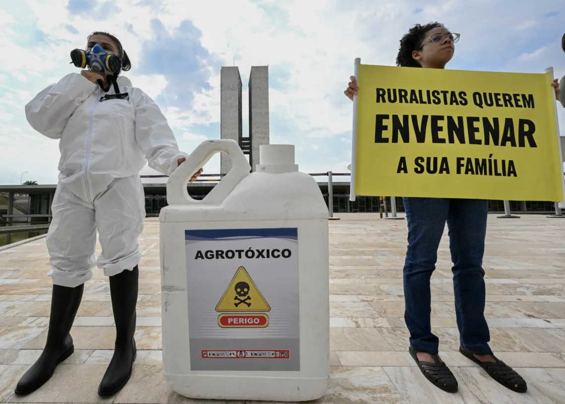 venda-de-agrotoxicos-banidos-em-paises-europeus-explode-e-brasil-e-o-maior-consumidor venda-de-agrotoxicos-banidos-em-paises-europeus-explode-e-brasil-e-o-maior-consumidor